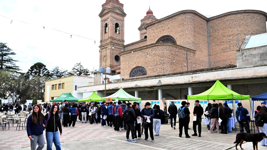 "Proyectá tu Futuro", se desarrolló en la Manzana Histórica de Viedma. Foto: Marcelo Ochoa.