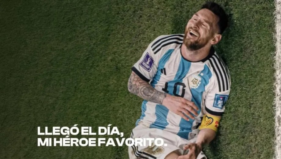 El mandamás del fútbol argentino, que fue silbado en plena despedida, no se hizo presente en campo al final del partido. 