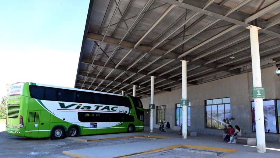 Este martes, la Municipalidad de Viedma licitará la pavimentación de la plataforma de maniobras de la nueva terminal. Foto: Marcelo Ochoa