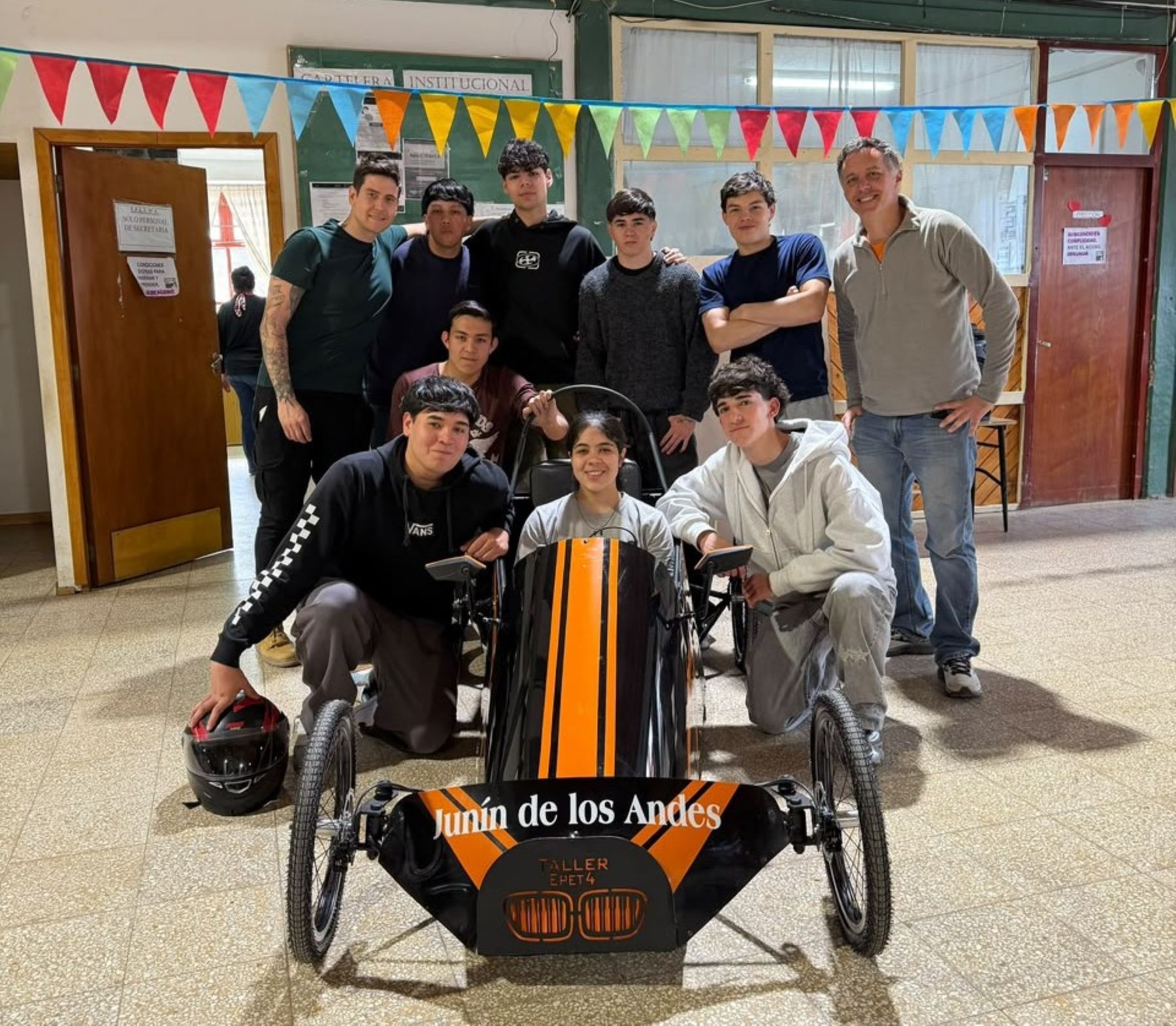 Estudiantes de Junín crean un karting eléctrico para competiciones nacionales