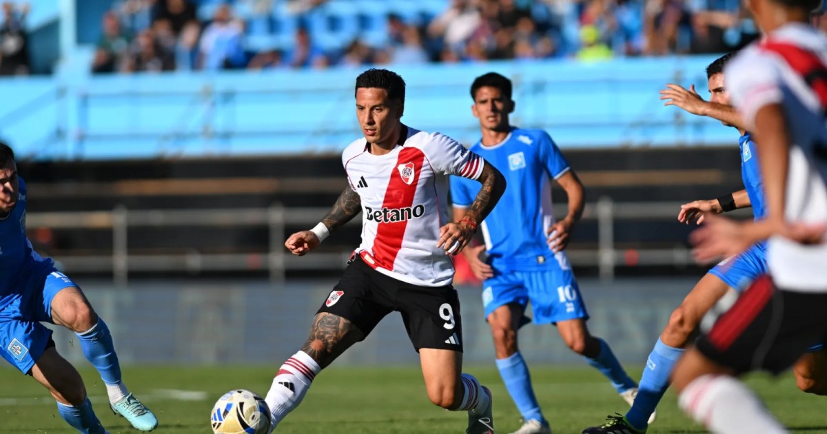 River recibe a Estudiantes de Río Cuarto por el Clausura, sin margen de error: formaciones, hora y TV