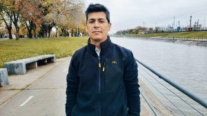 Tras años trabajando en Vaca Muerta, se radicó en General Roca y creó una torre que provee de luz renovable a la industria