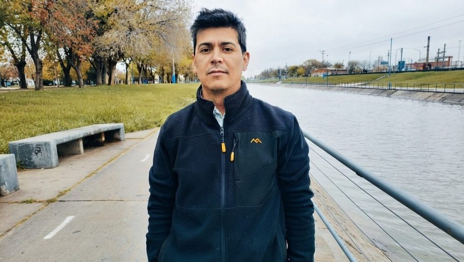 Alejandro sabe de primera mano cómo se vive y se trabaja en un yacimiento. Foto: gentileza.