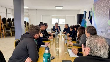 Ante el temporal de lluvia, Buteler reorganizó las obras y priorizó las calles de Cipolletti