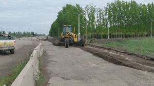 Vialidad Nacional retomó el bacheo en Ruta 22, en el sector del Puente 83, tras el temporal de lluvias