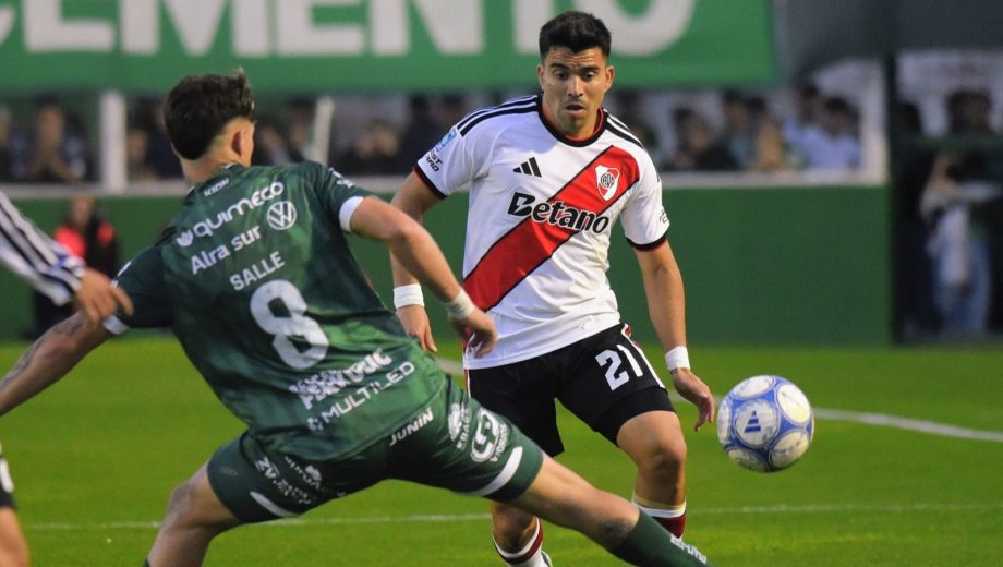 El Huevo Acuña está en duda para el partido con Belgrano. (Foto: Fotobaires)