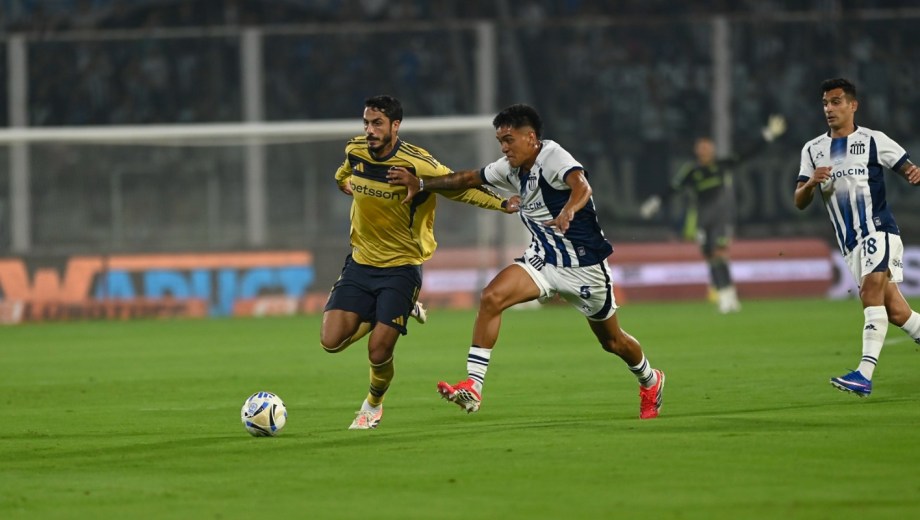 Nicolás Figal podría reaparecer en el once de Boca, mientras que Matías Galarza es una fija en Talleres. (Foto: Archivo/Clarín Fotografía)