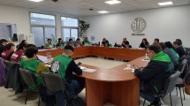 Imagen de ATE aceptó la oferta salarial en Río Negro: qué aumentos habrá y qué pasará con el aguinaldo