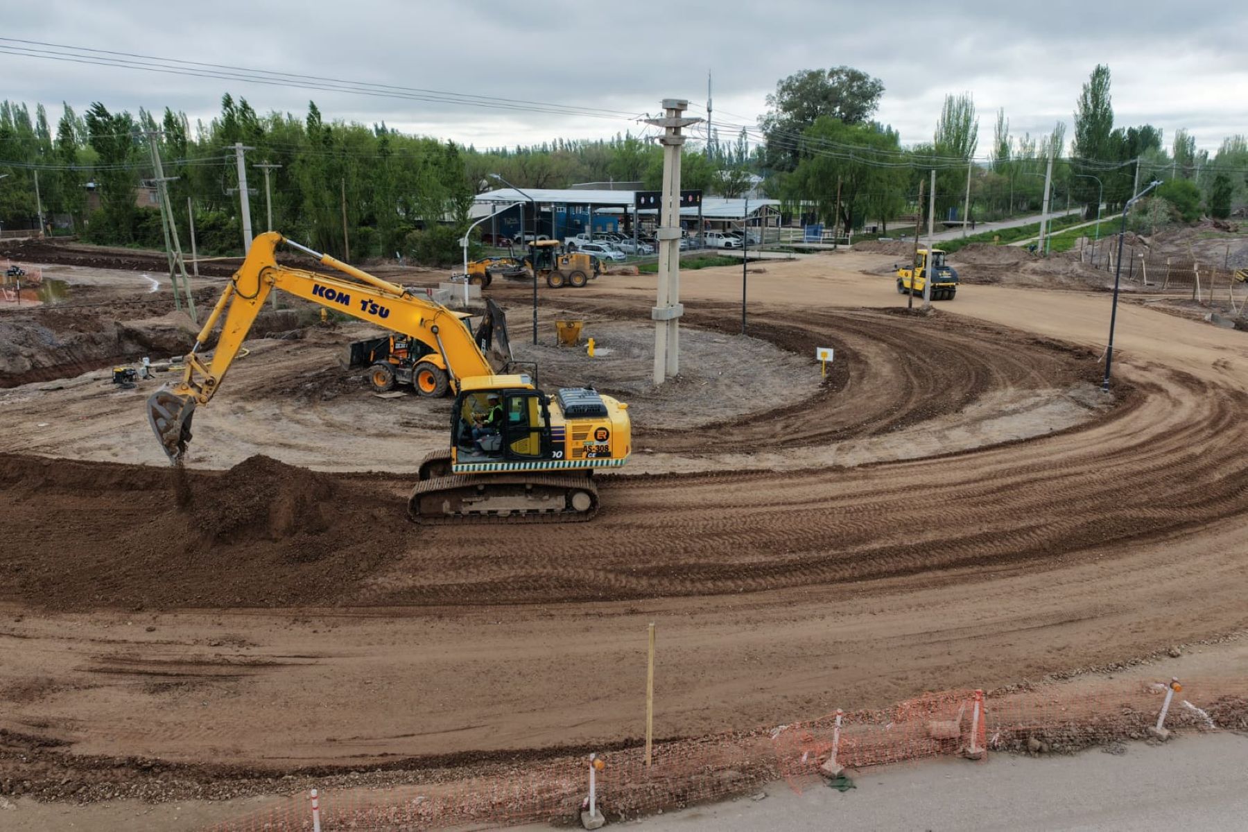 Avanza la construcción de la rotonda en Illia y Perón en Cipolletti