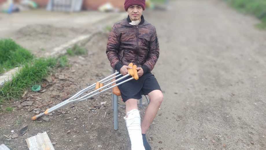 Joel, de 19 años, sufrió una fractura de tibia y peroné. Foo: gentileza