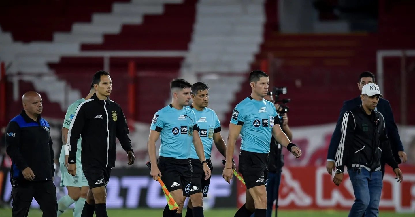 Árbitro denunció amenazas en partido de Huracán y Gimnasia