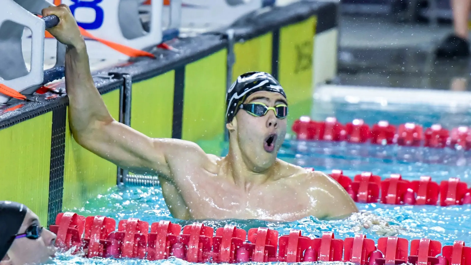 Federico Bottos establece récords argentinos en natación durante torneo en Buenos Aires