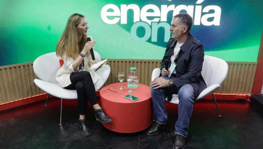 Patric Souyris, gerente comercial de la empresa durante su paso por el Stand de Diario Río Negro. Foto Emiliano Ortíz. 