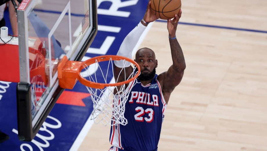 Foto: AFP. A los 41 años, el estadounidense inició su 24° temporada en la NBA. 