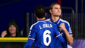 Nico Paz en llamas: dos goles y una asistencia contra Manchester United en la Champions League