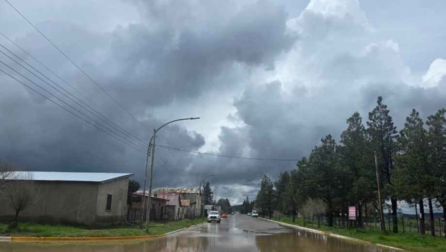 La lluvia no da tregua en Pilcaniyeu: el suelo saturado y el temor a nuevas tormentas. Foto: gentileza