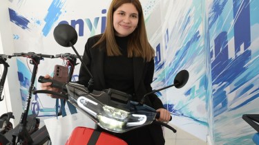 Ganó una moto eléctrica en el sorteo de Diario RÍO NEGRO en la Fiesta de la Nieve: «Es perfecta»