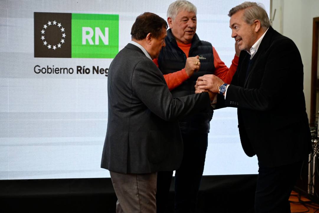 Firma del convenio en Bariloche
