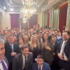 Imagen de "No aflojar ni un poquito": la carta de un misterioso empresario y los festejos en Diputados por el cumpleaños de Javier Milei