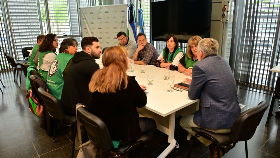 Desendeudamiento estatal: ATE se reunió con el ministro Sánchez y pidió medidas urgentes