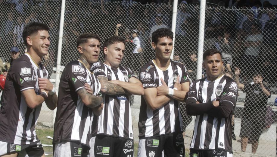 El Albinegro fue un equipo regular, que se metió en el hincha y ahora está a un paso del ascenso. (Archivo Oscar Livera)