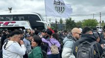 Imagen de Más de 1000 hinchas de Cipolletti partieron rumbo a Córdoba para la final del Federal A