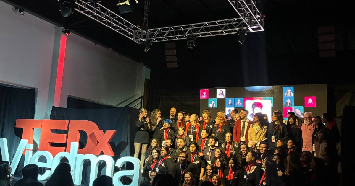 Éxito en TEDxViedma 2026: reflexiones sobre dolor, identidad y conexiones