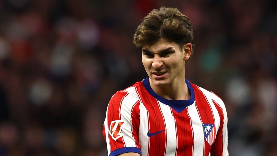 Julián Álvarez viene de marcarle un gol a Deportivo La Coruña el último sábado. (Foto: REUTERS/Susana Vera)
