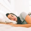 Imagen de Dormir de costado, boca arriba o boca abajo: qué posición es mejor para descansar y cuidar la espalda