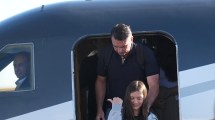 Imagen de Así llegó Flávio Bolsonaro a Miami: su avión despegó de Puerto Iguazú e ingresó junto a su familia a Estados Unidos