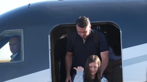 Flávio Bolsonaro aterrizó en Miami con su familia tras despegar de Puerto Iguazú y hacer escala en Ecuador