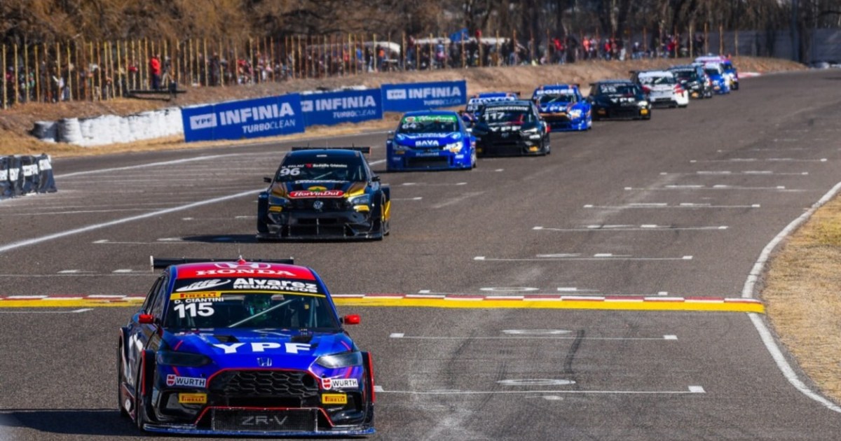 Nueve pilotos luchan por el título del TC2000 en General Roca