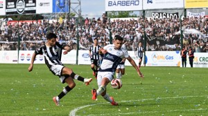 Atento Cipolletti: se confirmó la sanción de Andrés Almirón por su expulsión en la final del Federal A