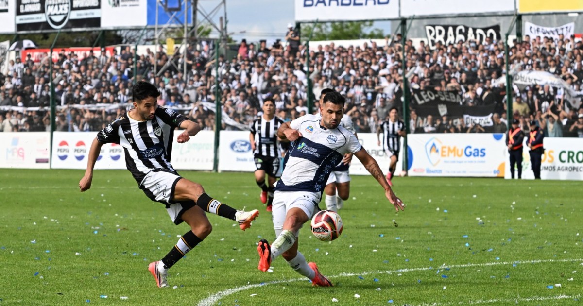 Cipolletti: Andrés Almirón será sancionado por su expulsión en la final del Federal A