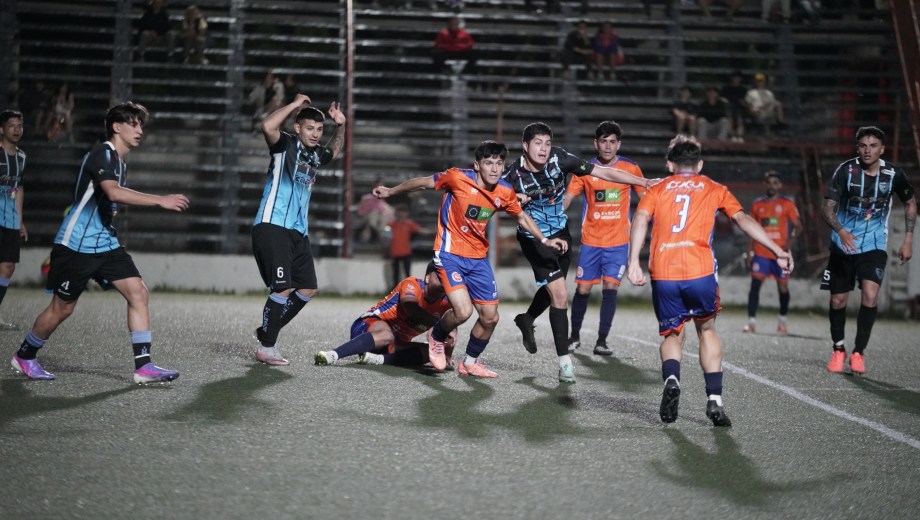 Pillmatún tumbó a Deportivo Roca en el estadio Luis Maiolino y consiguió un trinufazo en su lucha por permanecer en Primera. (Foto: Gentileza Luján Martínez/@tresalegrestigres)