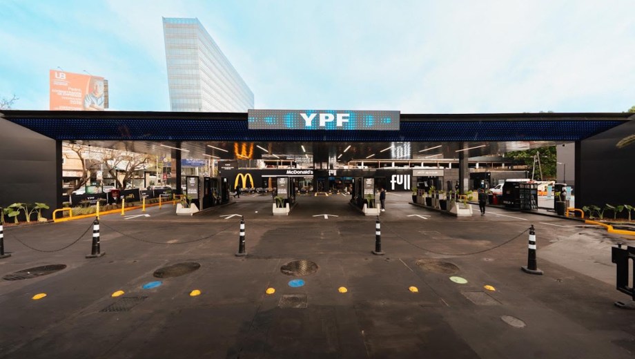 La nueva YPF Black Melo, en Vicente López, es la cuarta estación de ese formato que abre la petrolera en el país. (Foto: gentileza)