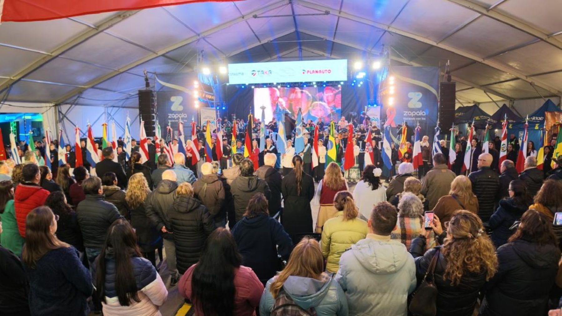 Zapala inicia la 18° Fiesta Nacional del Inmigrante y las Colectividades