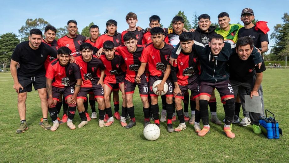 Pomona no pudo con Puente Molina y empataron 1-1, en el destacado de la fecha. (Gentileza)