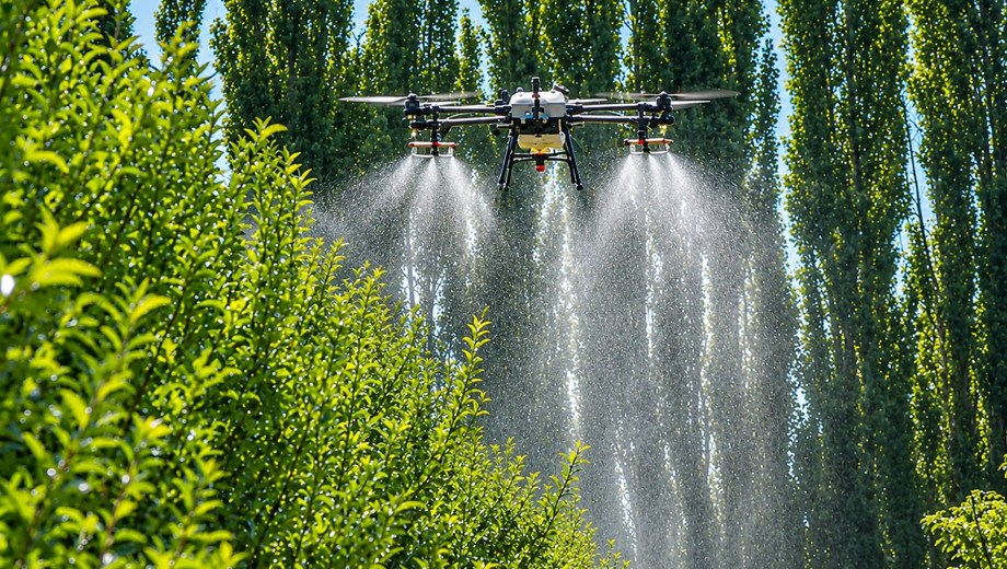 Drones en la fruticultura: hay que verificar la uniformidad y ajustar la operación al monte y al blanco sanitario. Foto: gentileza.