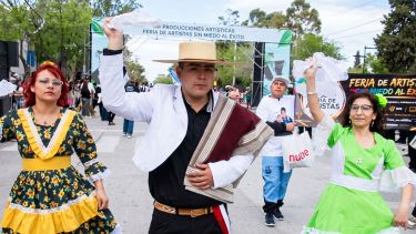 Cipolletti celebra sus 123 años con un gran desfile que reunió a 200 instituciones y miles de vecinos