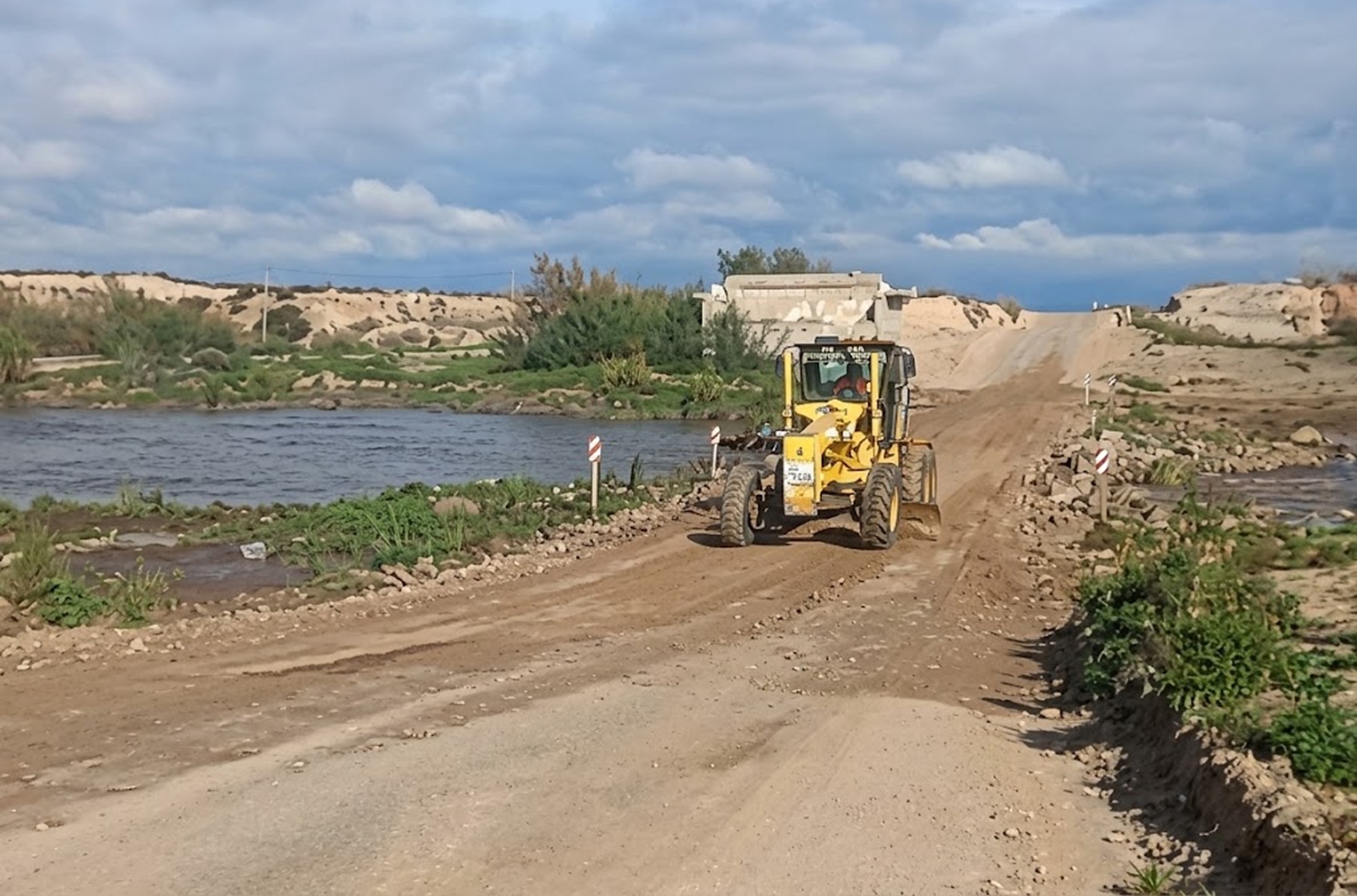 Corte en Ruta Nacional 23 por desbordes del arroyo Nahuel Niyeu