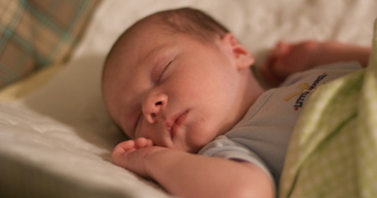 Muerte súbita en lactantes: qué recomiendan pediatras para reducir los riesgos al dormir