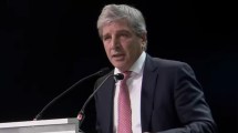 Imagen de Luis Caputo y baja de impuestos al sector privado: «Apuntamos que para 2031 hayamos devuelto US$ 500.000 millones»