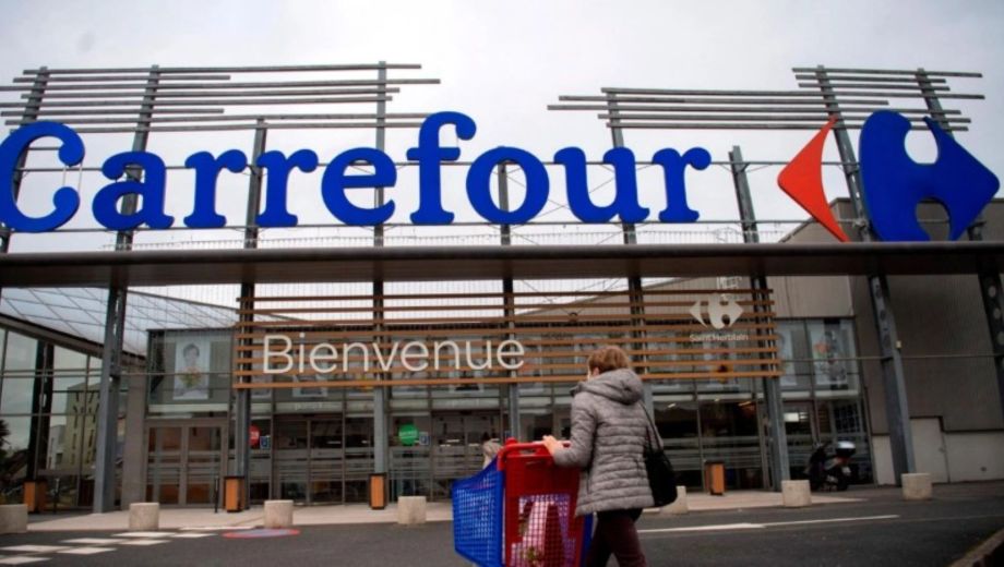 Caen las acciones de Carrefour por los disturbios en Francia. Foto: Gentileza AFP.