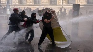 Protesta en Francia terminó con cientos de detenidos: estudiantes y sindicatos marcharon por el costo de vida y la falta de financiamiento