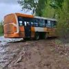 Imagen de Una camioneta y un colectivo escolar con 36 alumnos chocaron en Roca