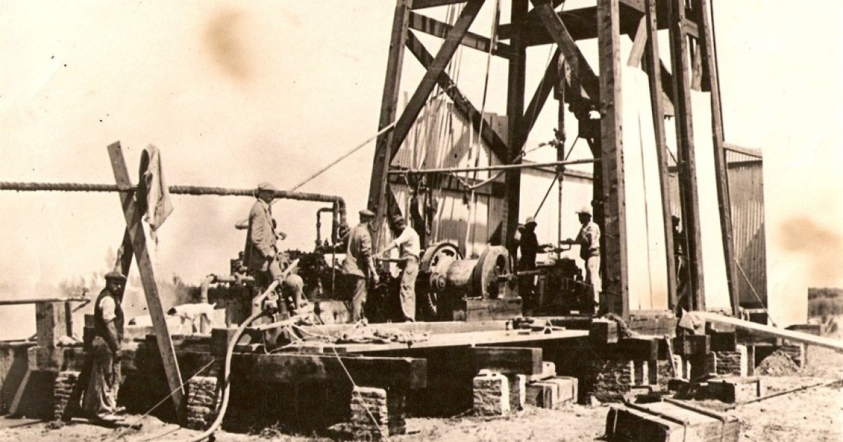 Plaza Huincul: 108 años del descubrimiento del petróleo en Neuquén