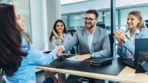Búsqueda laboral: Ejecutivo de clientes y vendedor en Centenario