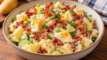 Ensalada japonesa de papa y huevo con panceta: una receta cremosa y fácil de preparar