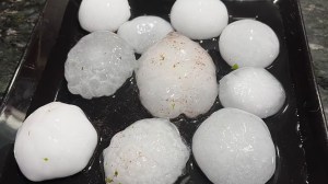 Paraguay: una fuerte granizada causó daños en techos y vehículos en Asunción